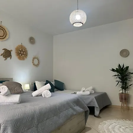 Deluxe Apartment With Private Jacuzzi Sarande Stay Apartment *